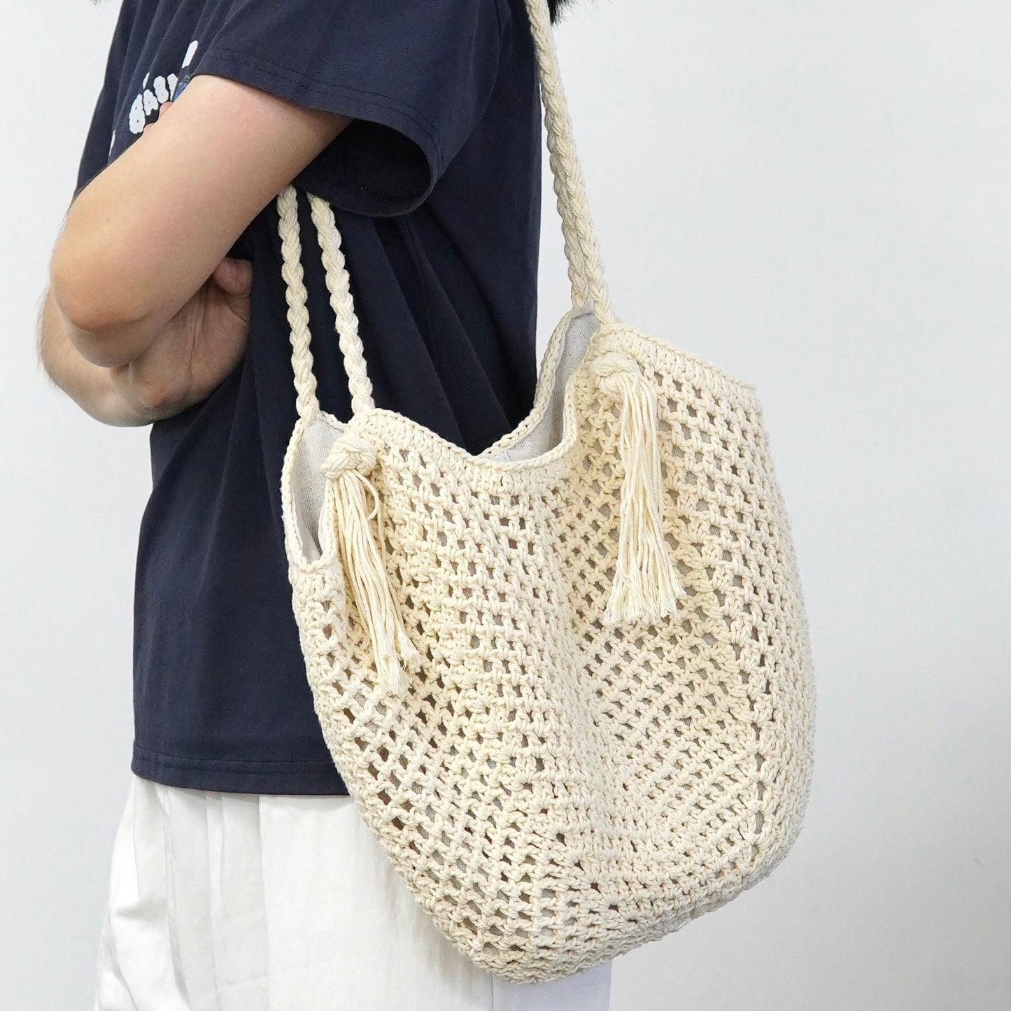 Makramee Strandtasche mit Fransigen Details Brehn