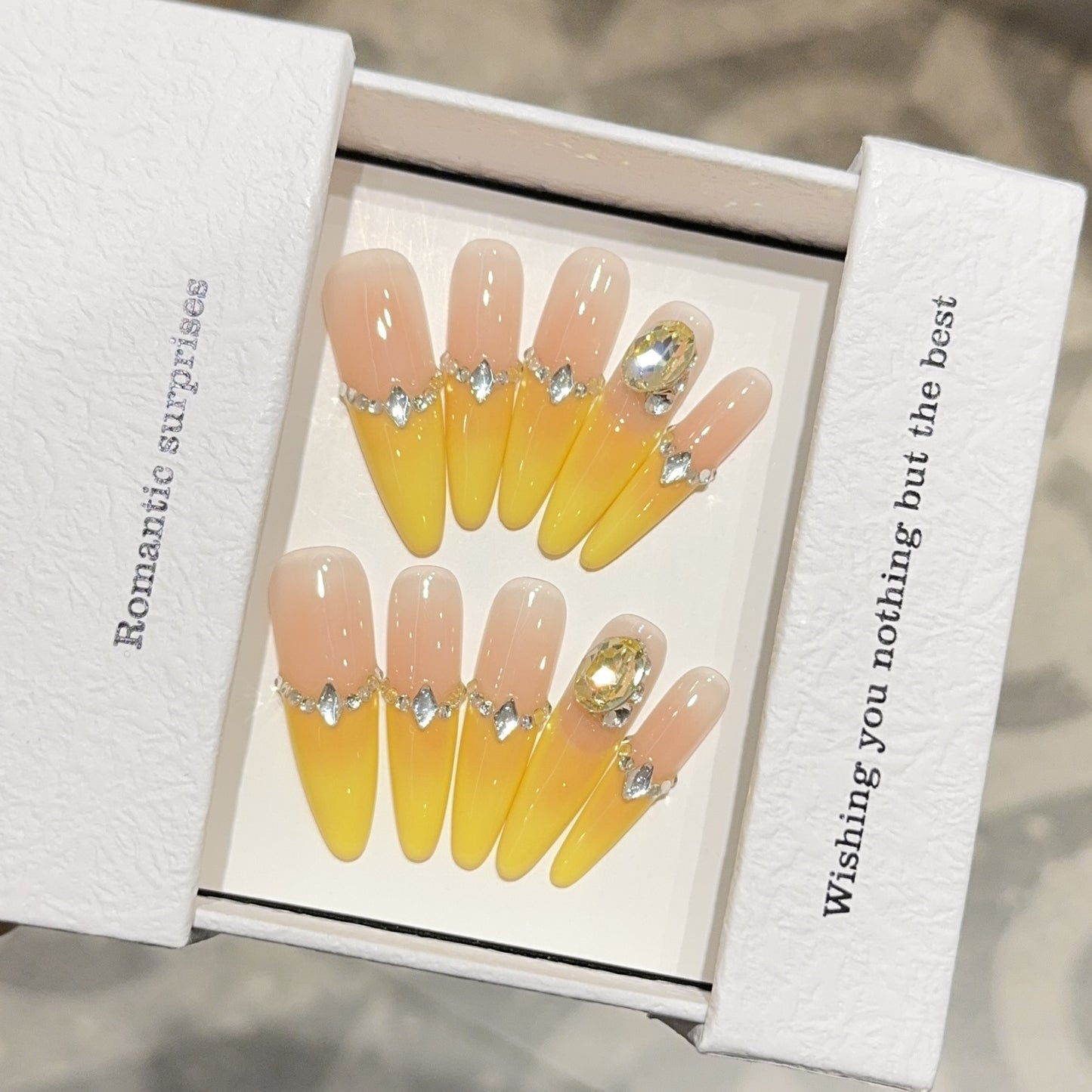 Kunstnägel mit Luxuriösem Glitzer- und Farbverlauf Brehn