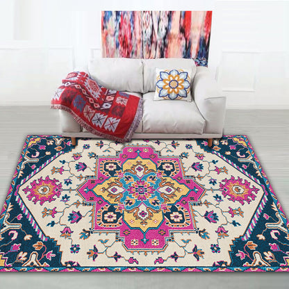 Dekorativer orientalisch inspirierter Teppich