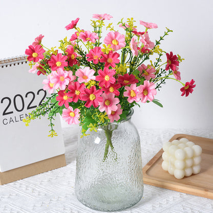 Dekorativer Stoffblumenstrauß