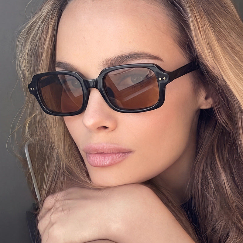 Damen stilvolle quadratische Sonnenbrille mit markanten Akzenten Brehn