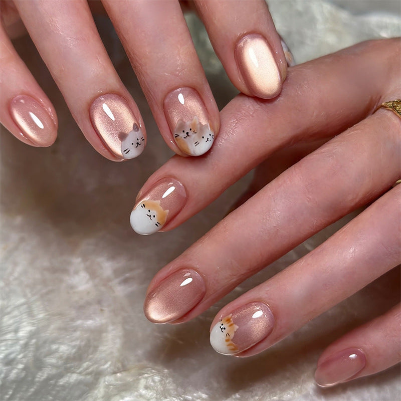 Kreatives Kunstnagelset mit niedlichen Tiermotiven und Glitzerakzenten Brehn