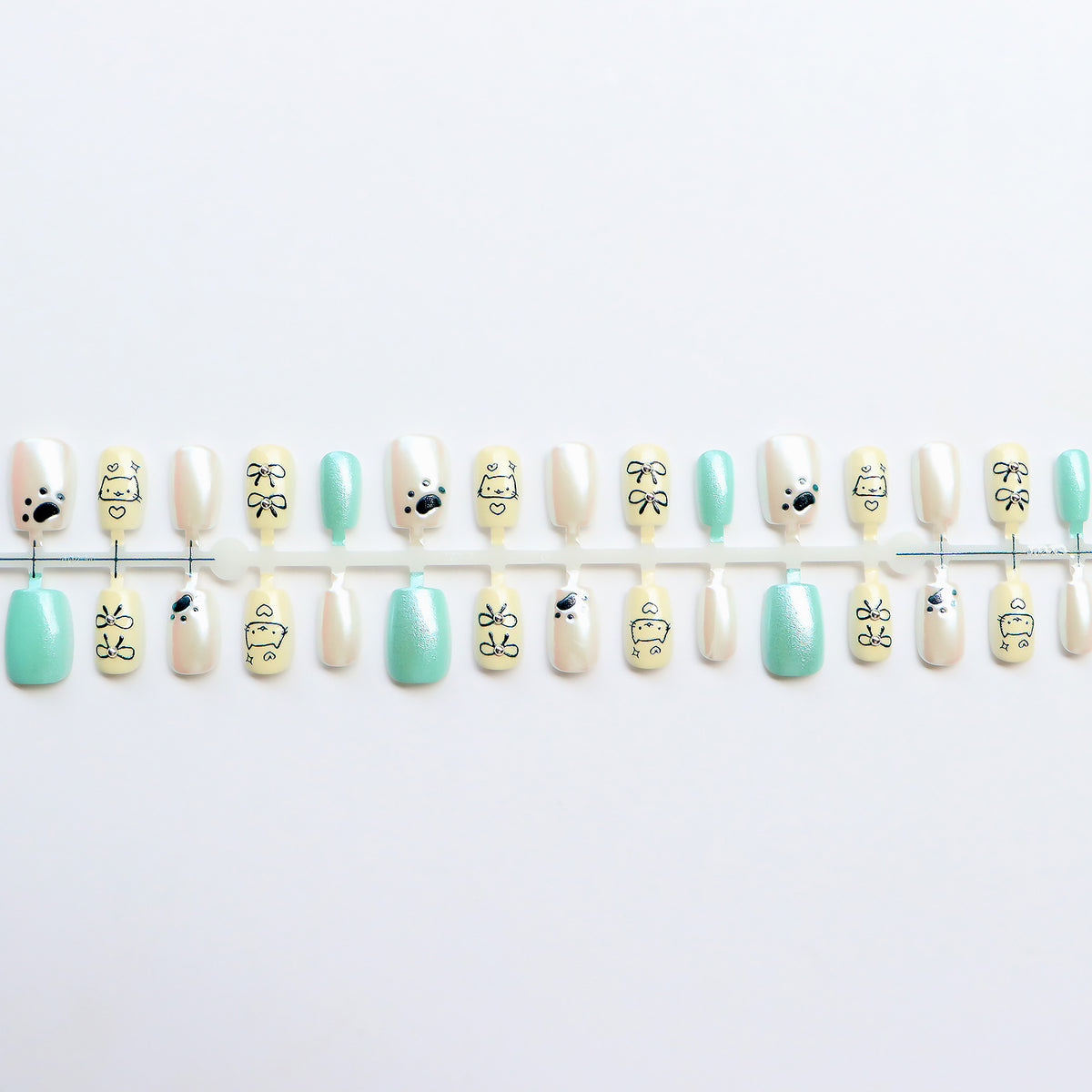 Verspielt tierisch inspiriertes Press-On Nagelkunst Brehn