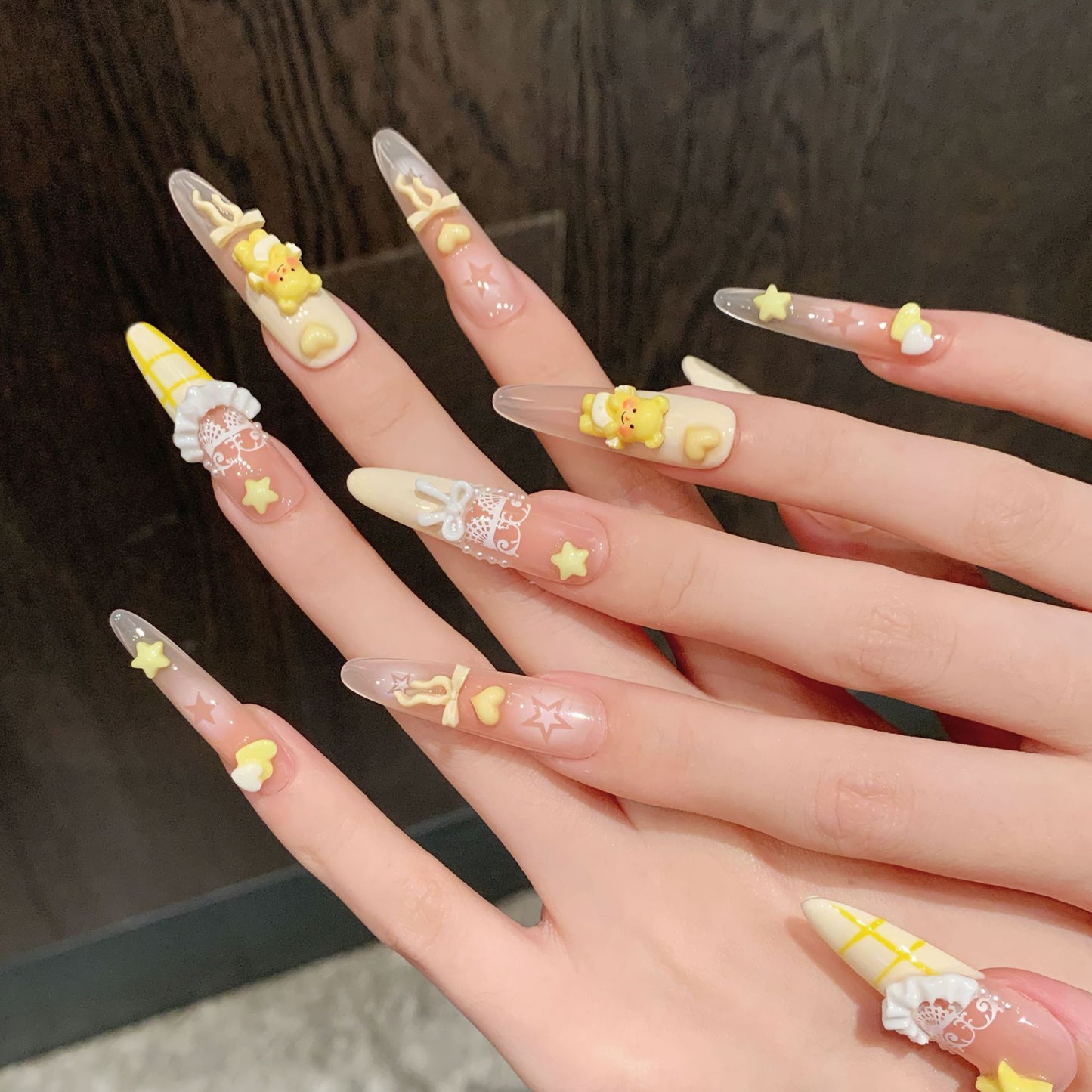 Verspielt 3D Nagelkunst Press-On Set Brehn