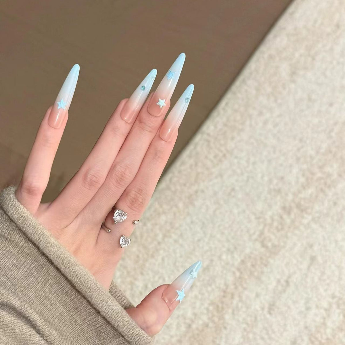 Stern-betonte Stiletto Press-On Nagelkunst