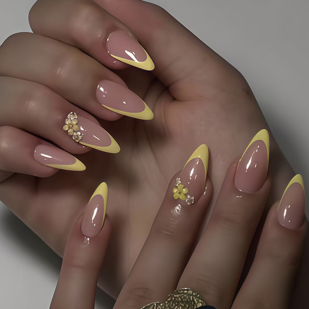 Elegantes florales Akzent-Nagelkunst-Set Brehn
