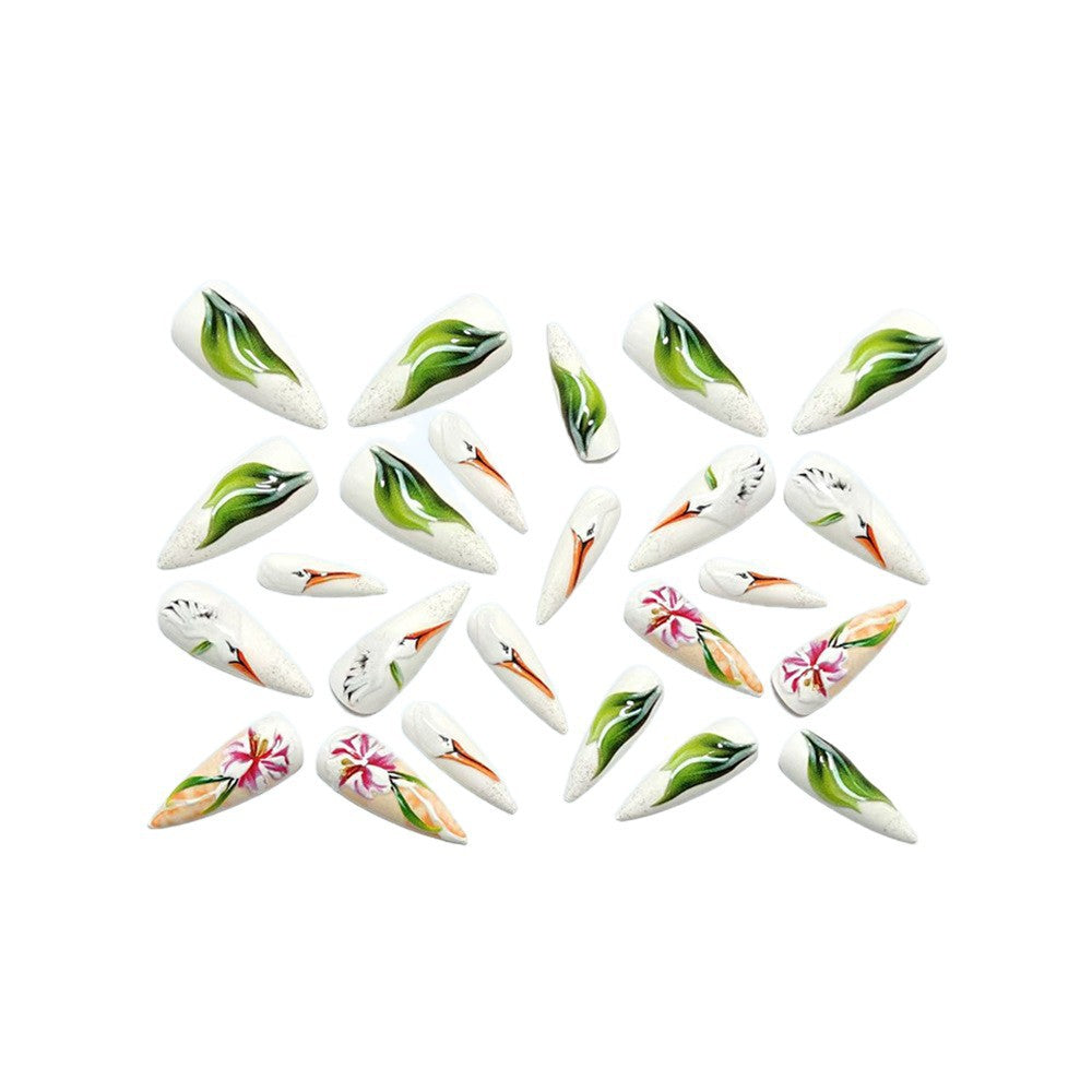 Kunstvolle 3D Nagelspitzen mit Blumenmuster Brehn