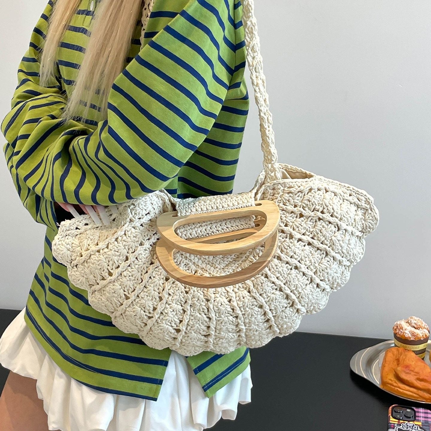 Handtasche mit Einzigartiger Holzgriff-Design Brehn