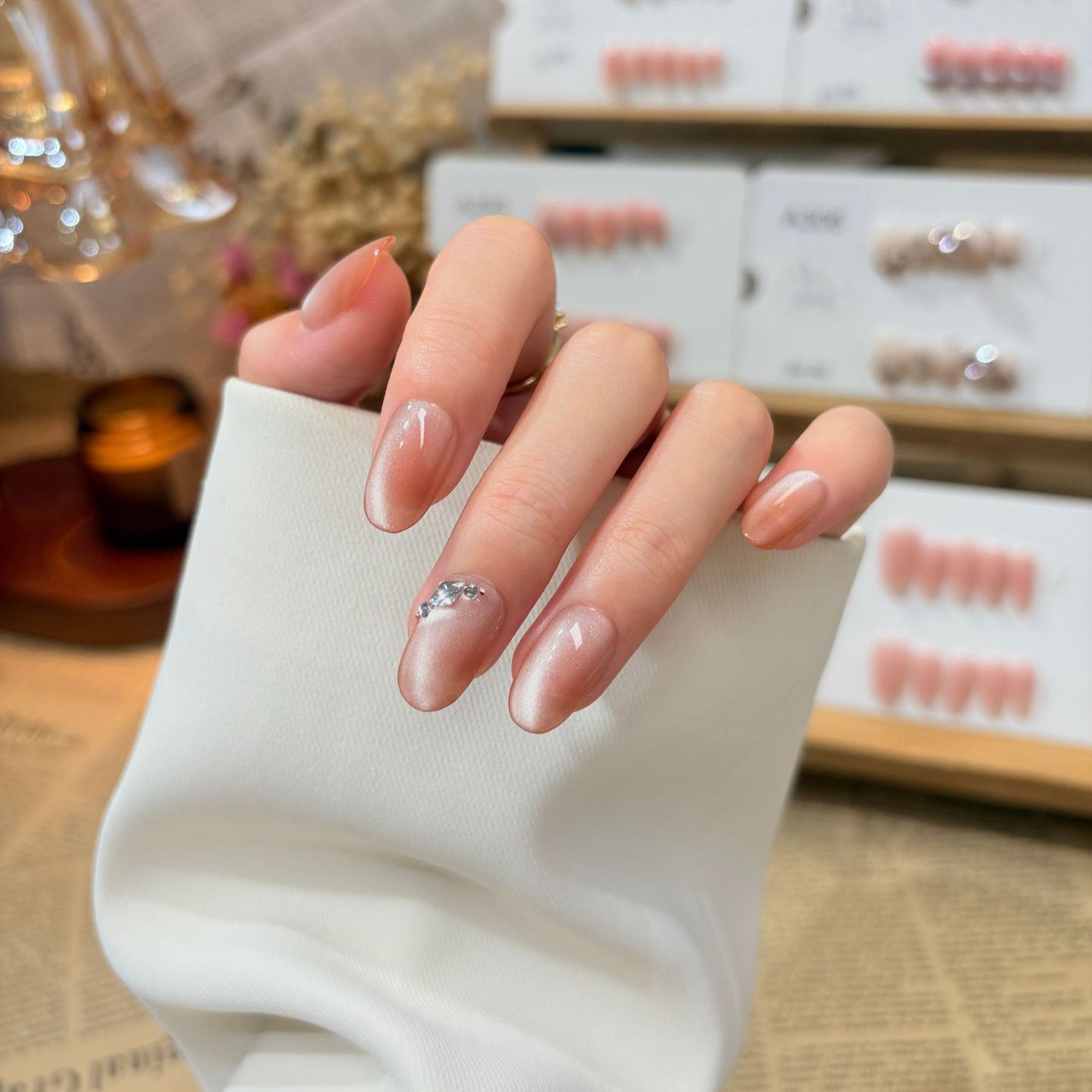 Elegantes Press-On-Nagel-Set mit Kristallakzent Brehn