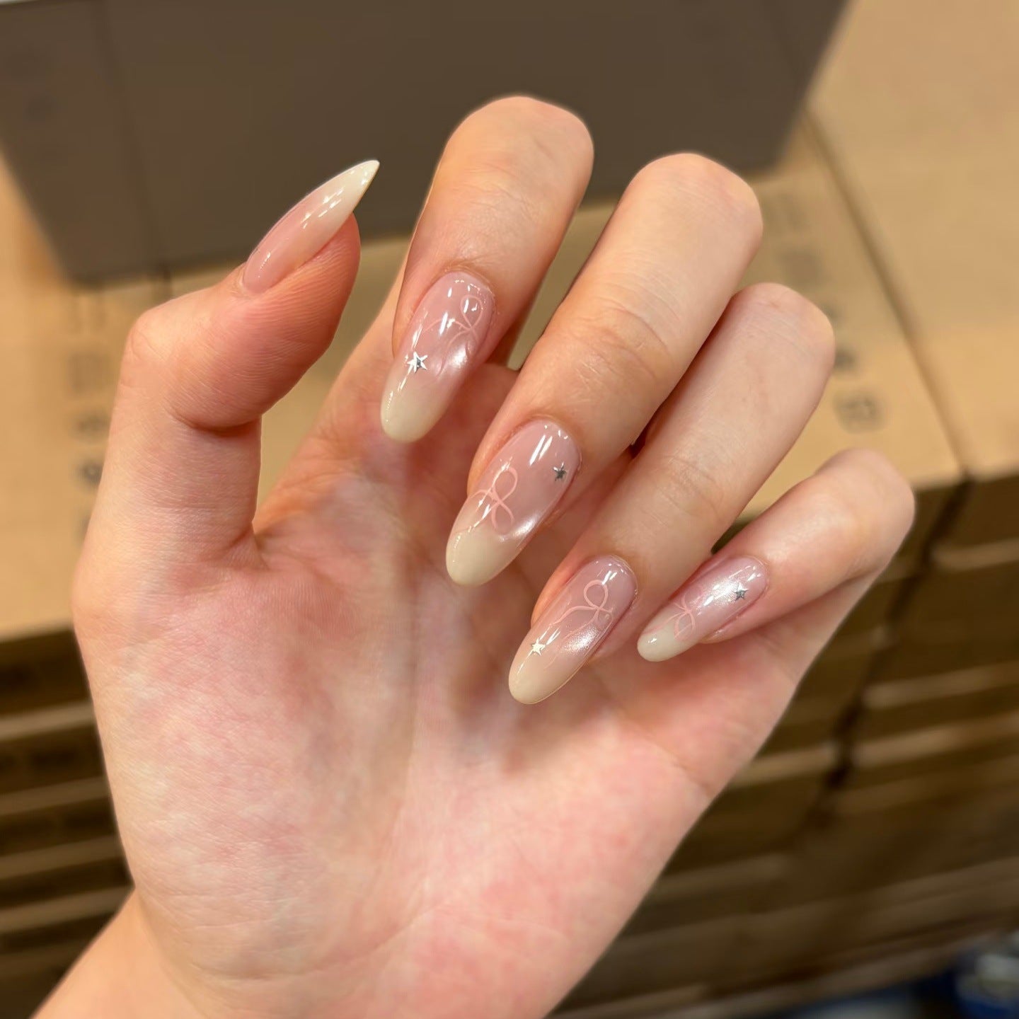 Themen Press-On Nagelkunstset mit Hello Kitty Designs Brehn