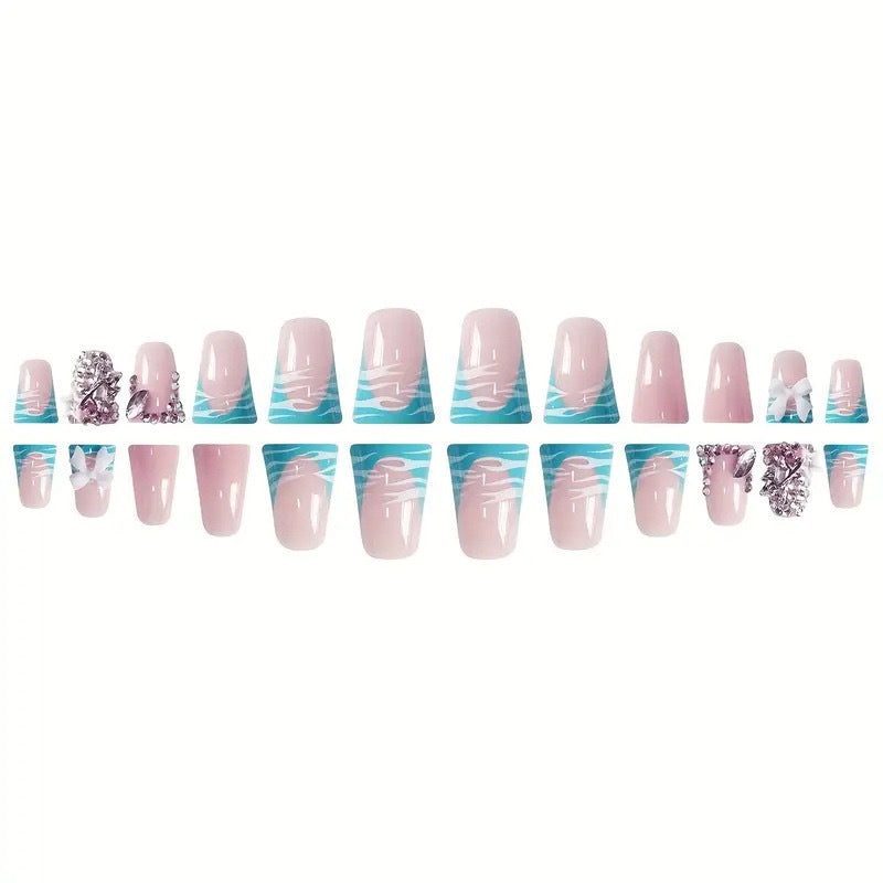 Dekorative stilisierte Nagelverzierungen Brehn