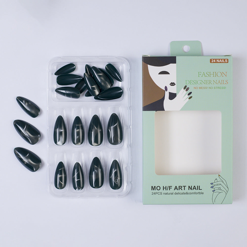 Kunstnägel mit elegantem Spitzendesign Brehn