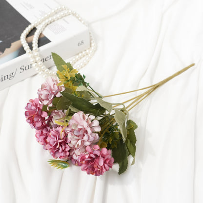 Dekorativer künstlicher Blumenstrauß