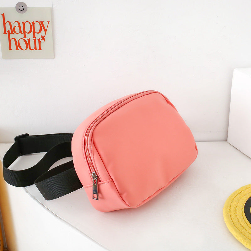 Modische Gürteltasche In Minimalistischer Form Brehn