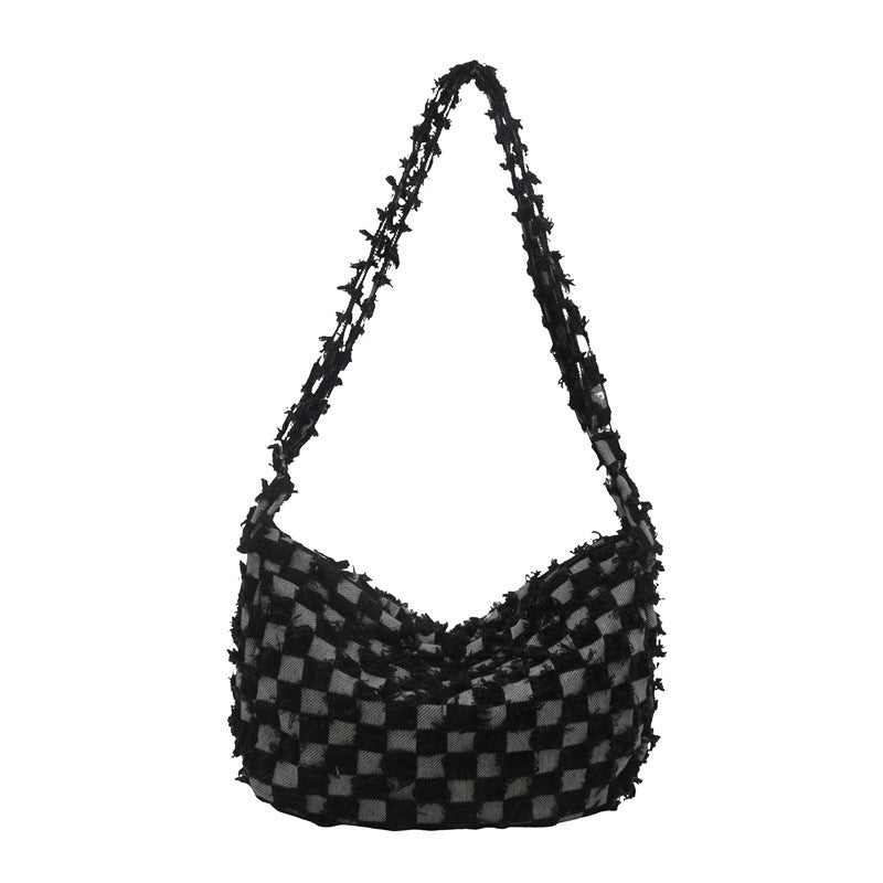 Texturierte gewebte Schultertasche
