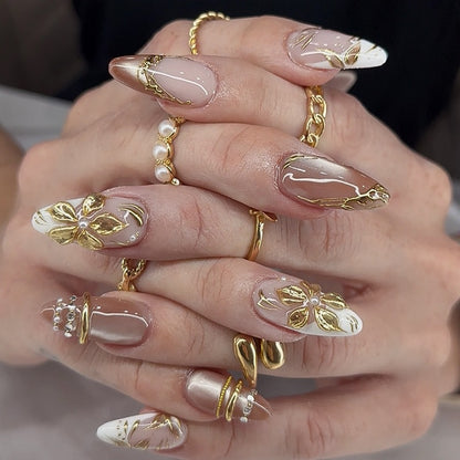 Kunstnagelset mit elegantem Blumen-Design Brehn