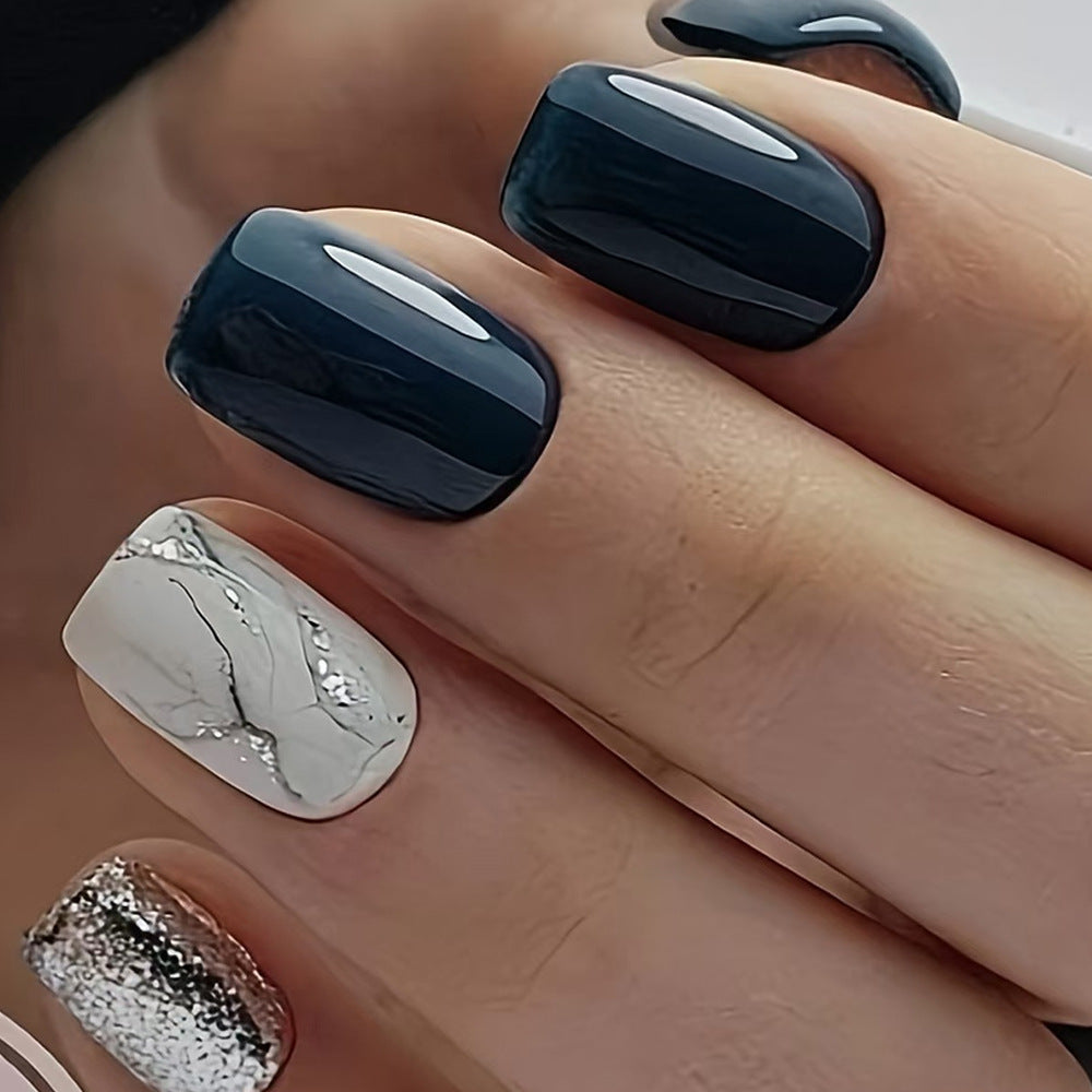 Elegante Marmor- und Glitzer-Press-On Nägel Brehn