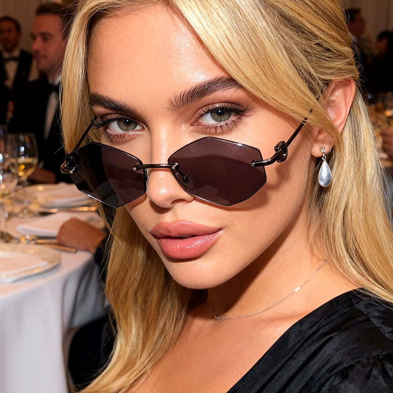 Damen modische Sonnenbrille mit hexagonalem Gestell und luxuriösen Akzenten Brehn