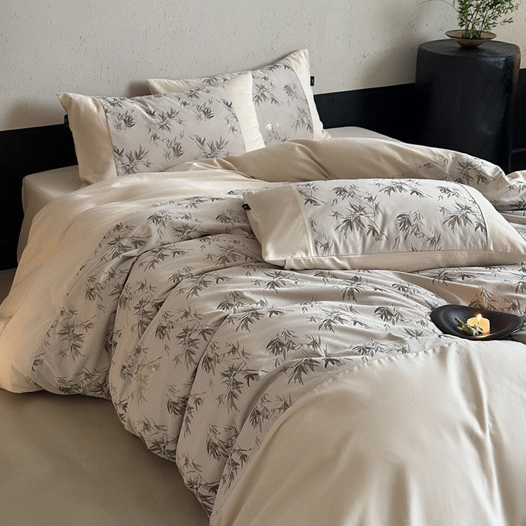 Satin-Bettwäschegarnitur mit feinem Bambusblatt-Print und seidenweichem Finish