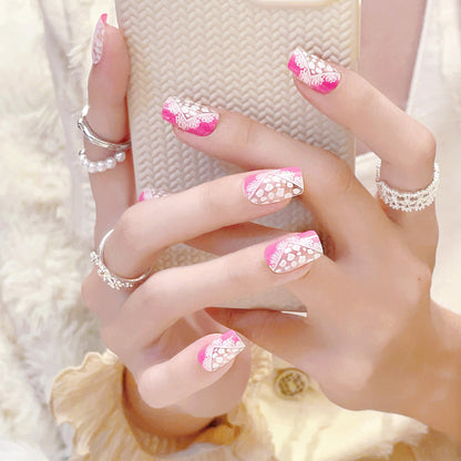 Dekorativer Herz Press-On Nagelset
