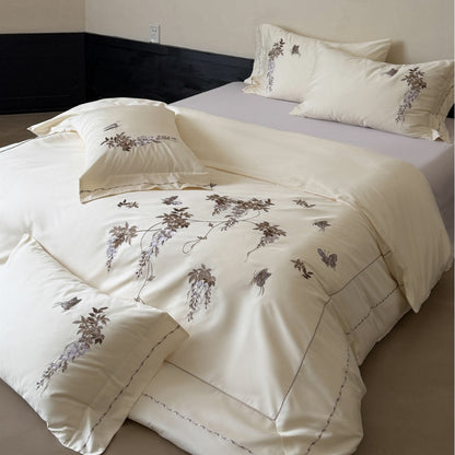 Besticktes Wisteria- und Schmetterlings-Baumwollsatin-Bettbezug-Set mit Paspelrand