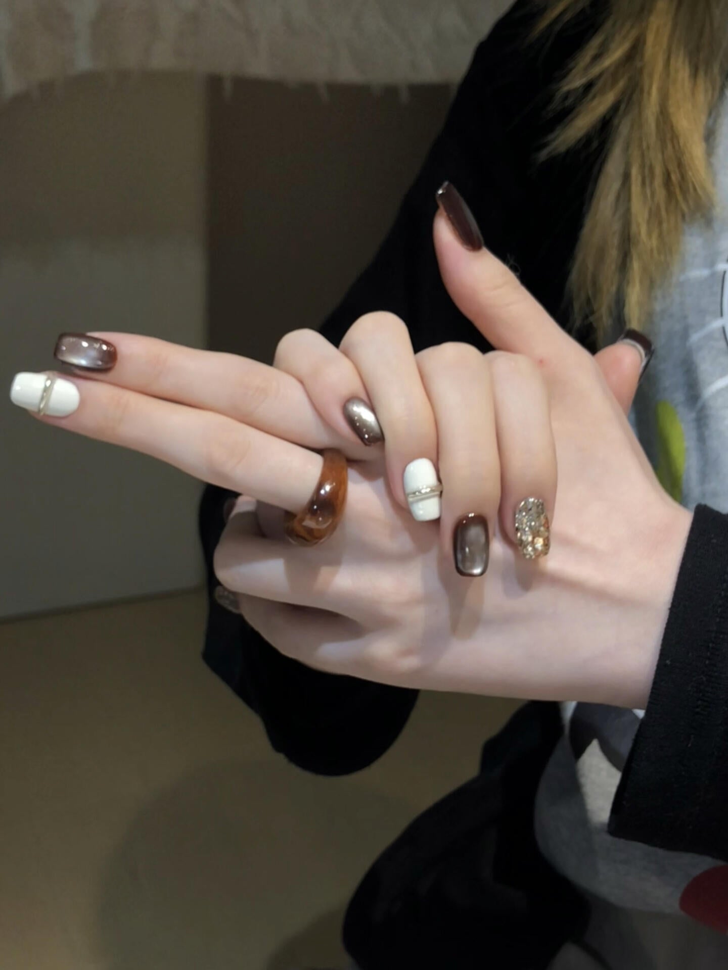 Kunstnägel mit Elegantem Glitzermuster Brehn