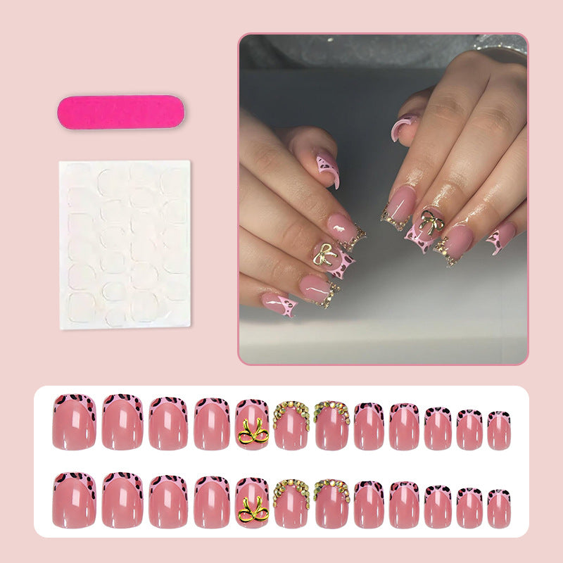 Kunstnagelset mit luxuriösen Filigran-Verzierungen Brehn
