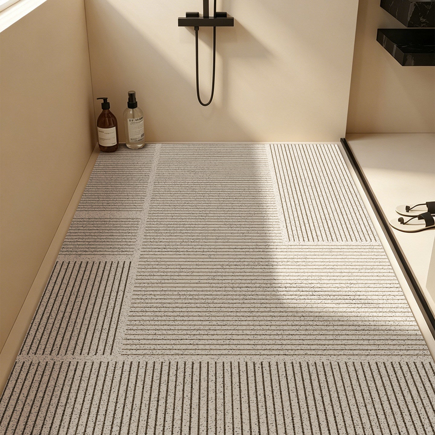 Luxuriöse strukturierte Badezimmermatte