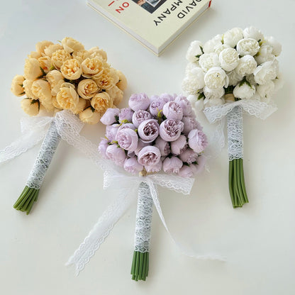 Eleganter Pfingstrosenblumenstrauß