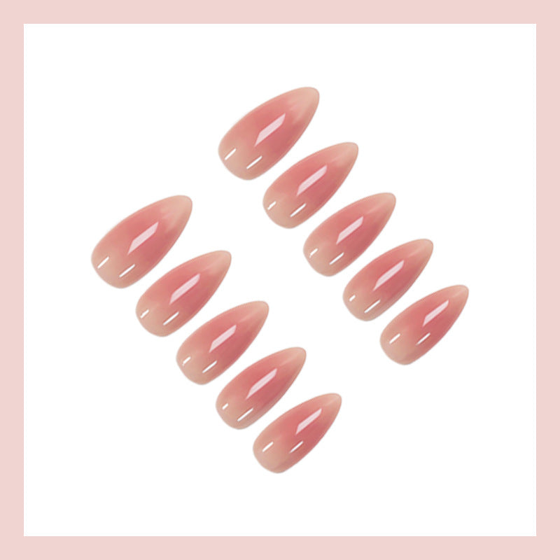 Kunstnagelset mit eleganten Nude-Ombre Effekten Brehn