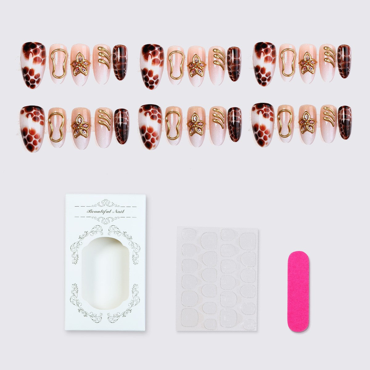 Exquisites Kunstnagelset mit Glamourösen Akzenten Brehn