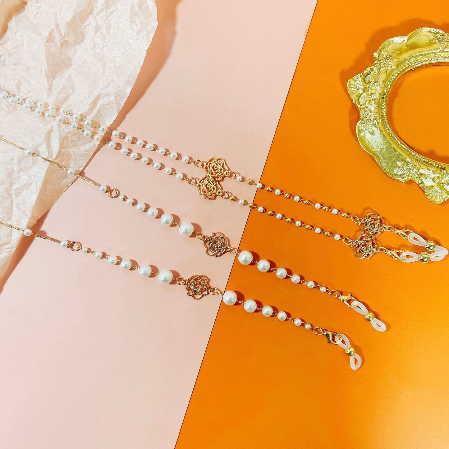 Glitzernde Brillenhalterkette mit Perlen und Floralen Anhängern Brehn