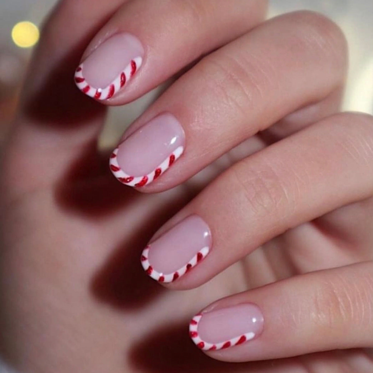 Elegante Stiletto Press-On Nagelset mit einzigartigem Design Brehn