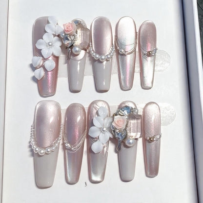 Blumenmuster Strass Nagelkunst Tipps