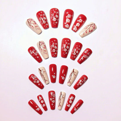 Elegante florale Detail Nagelkunst Brehn
