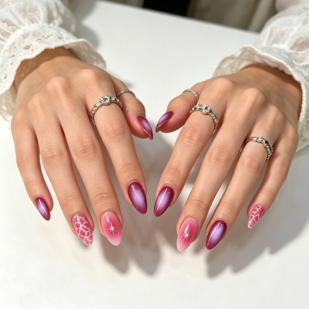 Kunstnägel mit Elegantem Ombre-Design und Kreativen Akzenten Brehn