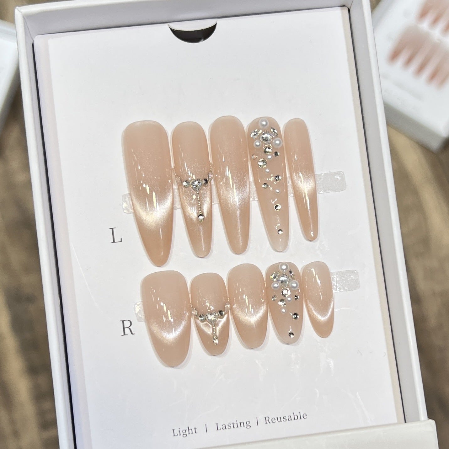 Dekoratives Press-On Nagelset Brehn