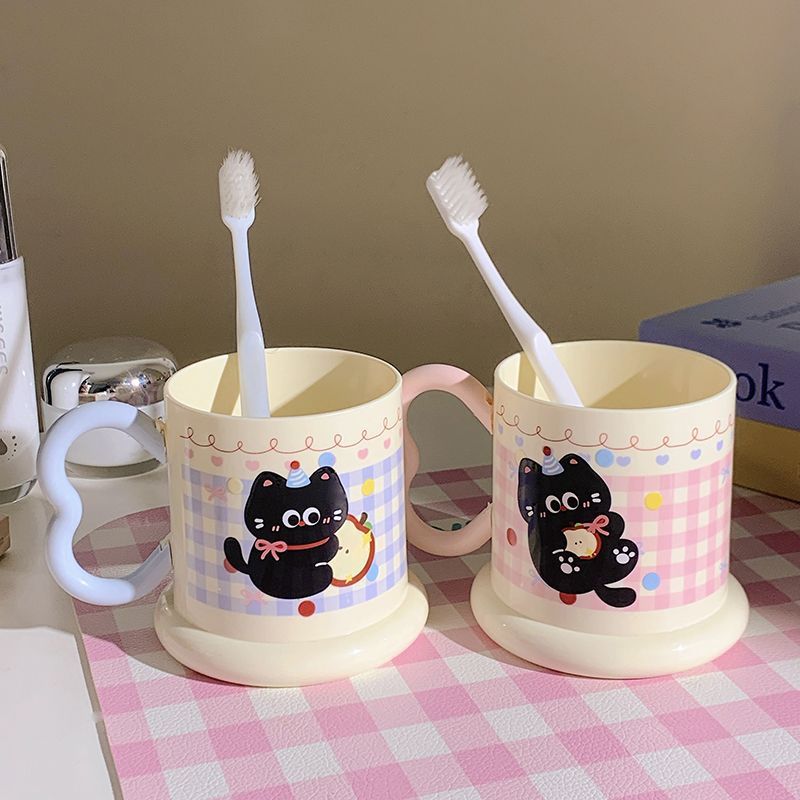 Keramiktasse mit Verspieltem Katzenmotiv Brehn