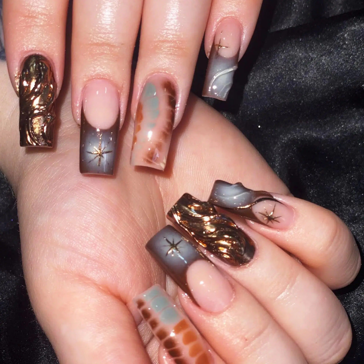 Elegantes irideszentes Nageldesign Brehn
