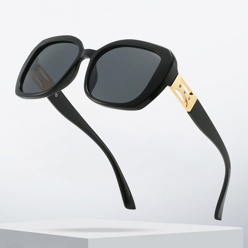 Damen Designer-Sonnenbrille mit luxuriös akzentuiertem Rahmen Brehn