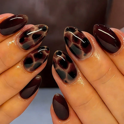 Kunstnagelset mit elegantem, modernem Leopardenmuster Brehn