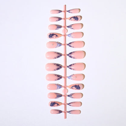 Elegantes Kunstnagelset mit maritimen Akzenten Brehn