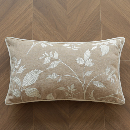 Elegantes und stilvolles Dekorationskissen mit floraler Stickerei