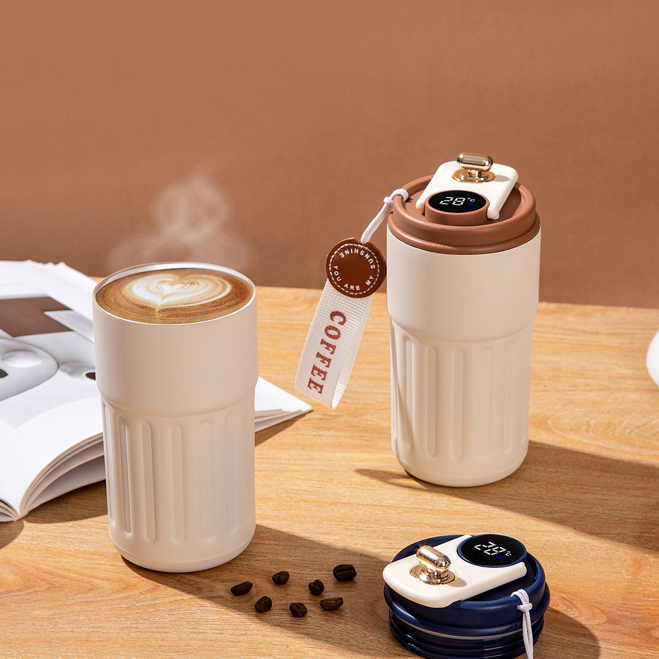 Damen Isolierter Kaffee Becher mit praktischem Klappverschluss Brehn