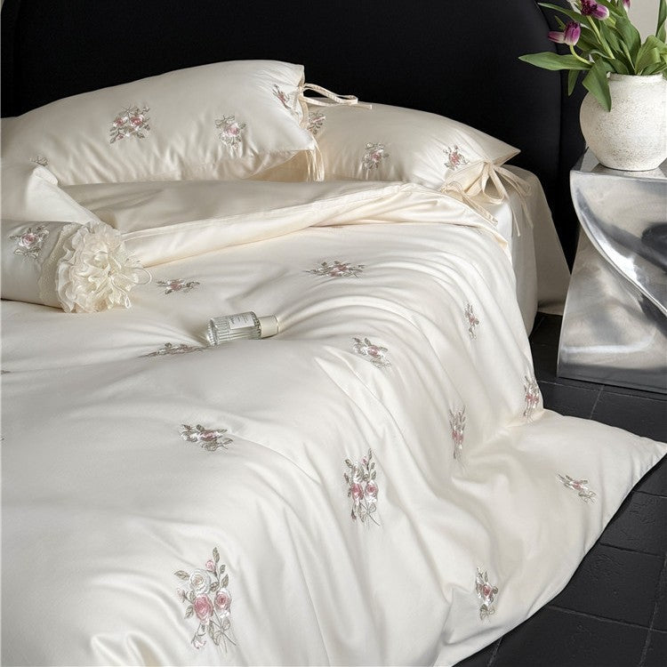 Satin-Bettwäsche-Garnitur mit floraler Relief-Stickerei und samtigem Glanz Brehn