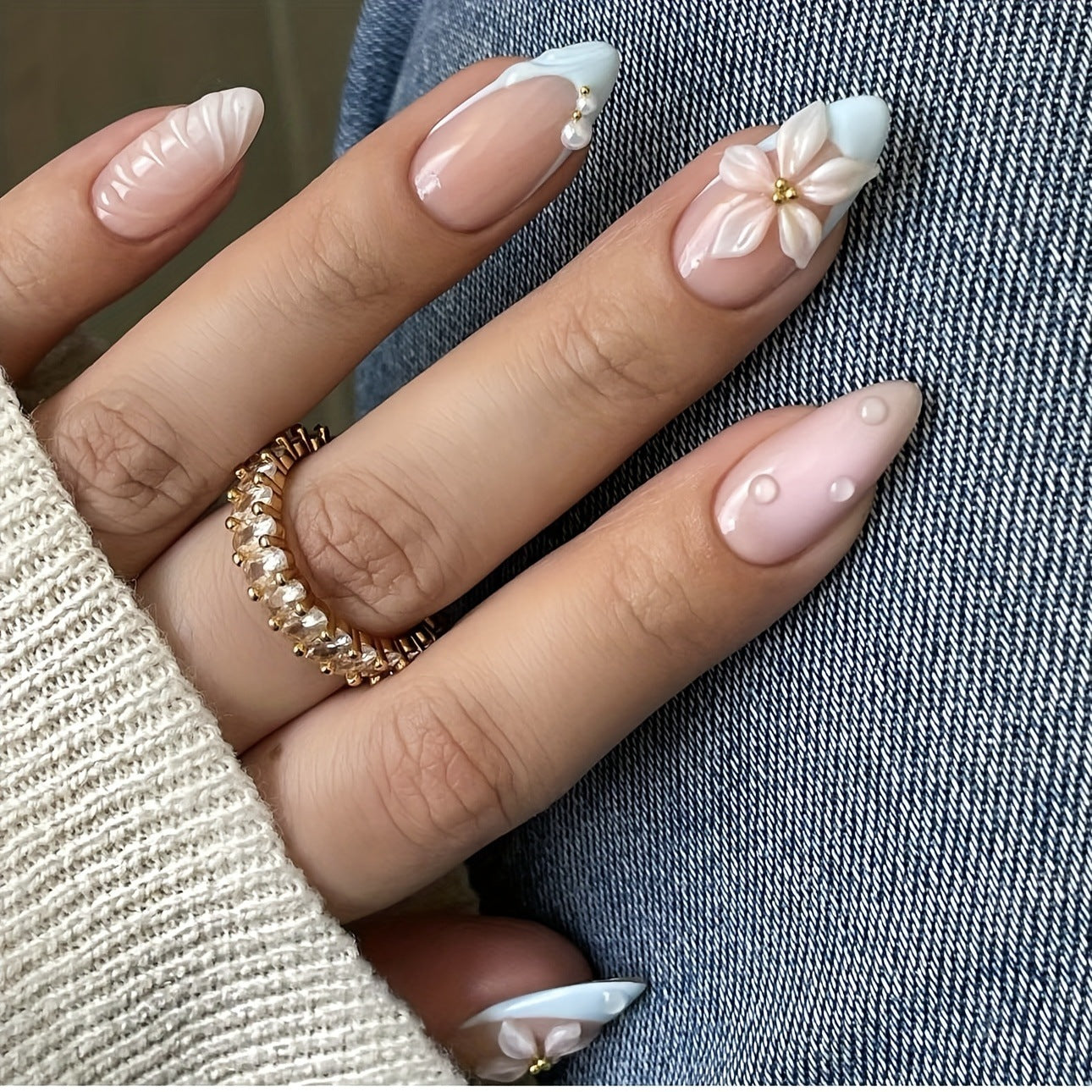 Künstlerische Florale Nagelverzierungen Brehn