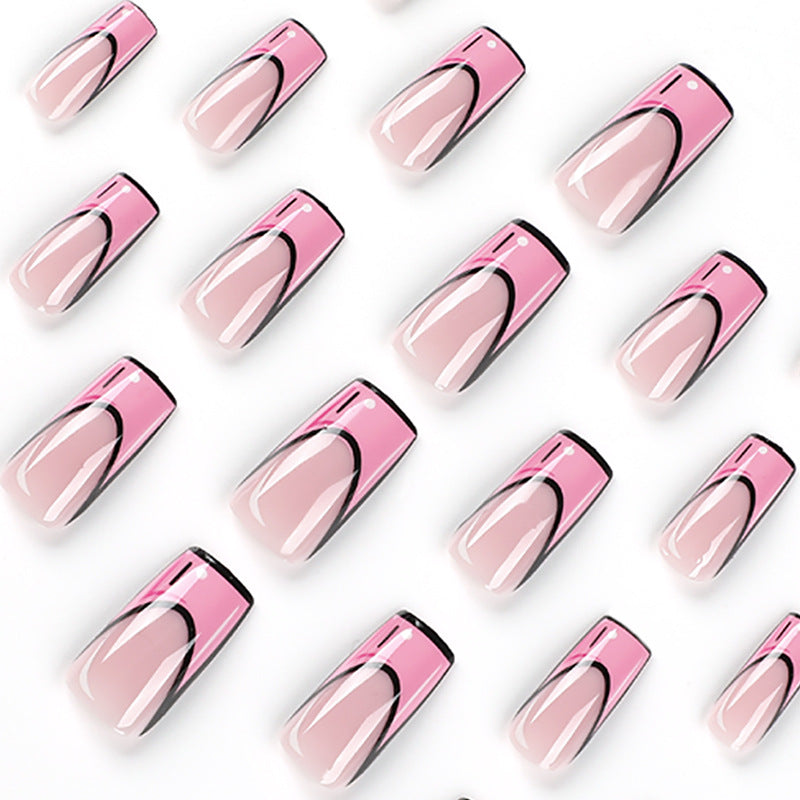 Kunstvolle Nagelverlängerungen mit kreativem Design Brehn