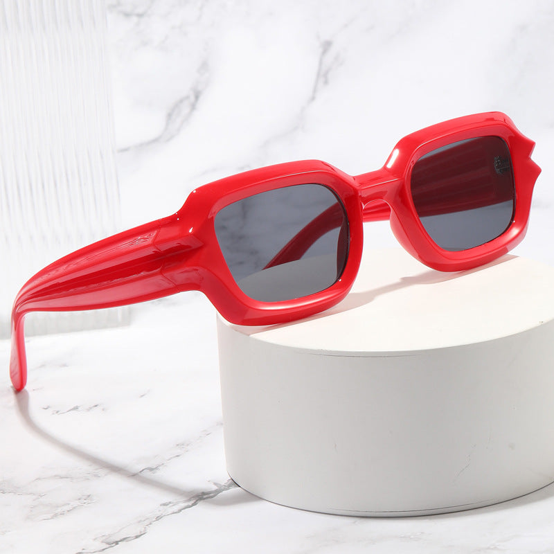 Damen modische Sonnenbrille im zeitgenössischen Design Brehn