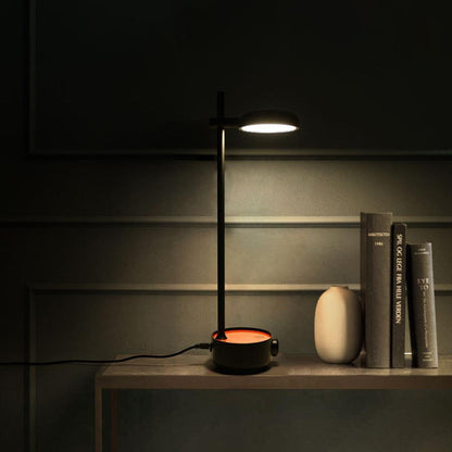 Moderne Schreibtischlampe mit einstellbarer Helligkeit