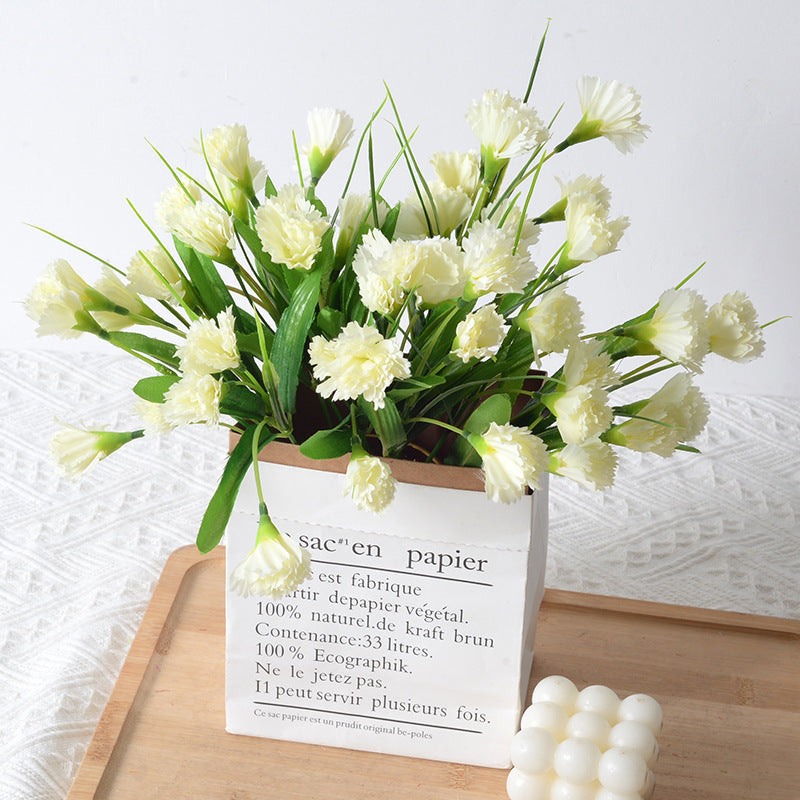 Künstlicher Nelkenblumenstrauß